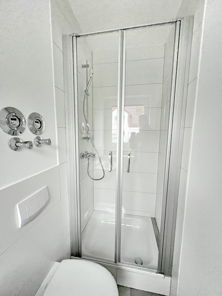 GLOBALVERKAUF – Vollmodernisiertes 13 Parteienhaus KfW 55 in Niedernhausen – TOP VERMIETET – TOP RENDITE