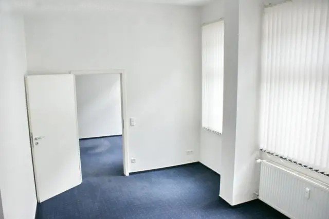 Hofheim am Taunus: + TOP LAGE + Wunderschönes Büro mit 2 Räumen direkt in der City Hofheim 