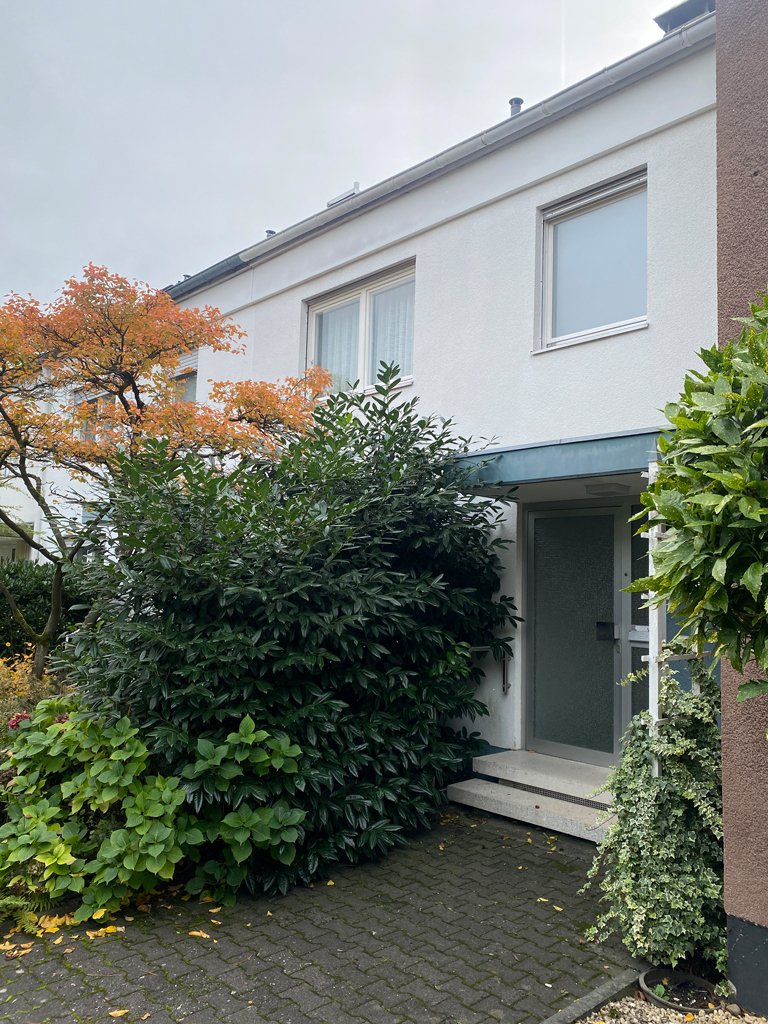 + SUPER LAGE + Attraktives Reihenmittelhaus am Wellritztal mit schönem Garten