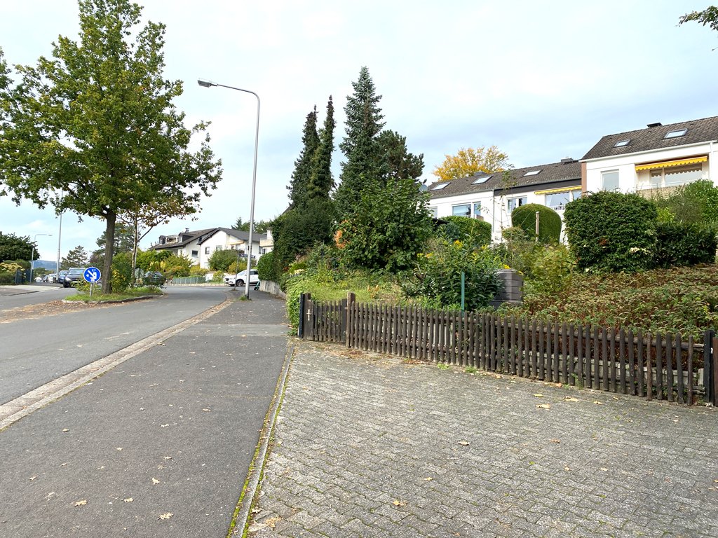 + SUPER LAGE + Attraktives Reihenmittelhaus am Wellritztal mit schönem Garten