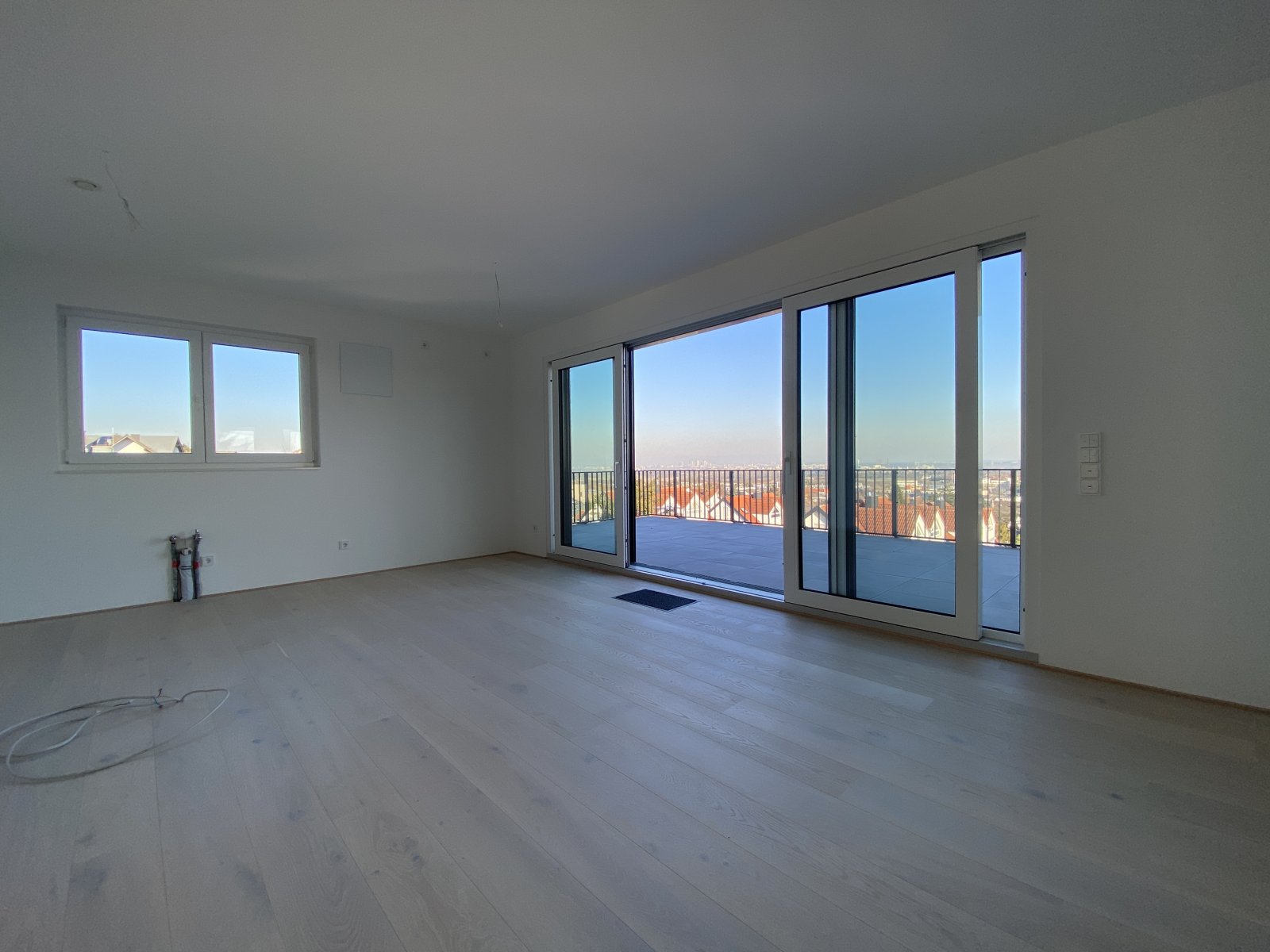 ERSTBEZUG + Traum-Penthouse in AAA-Lage mit sagenhaftem Skyline-Blick auf Frankfurt!