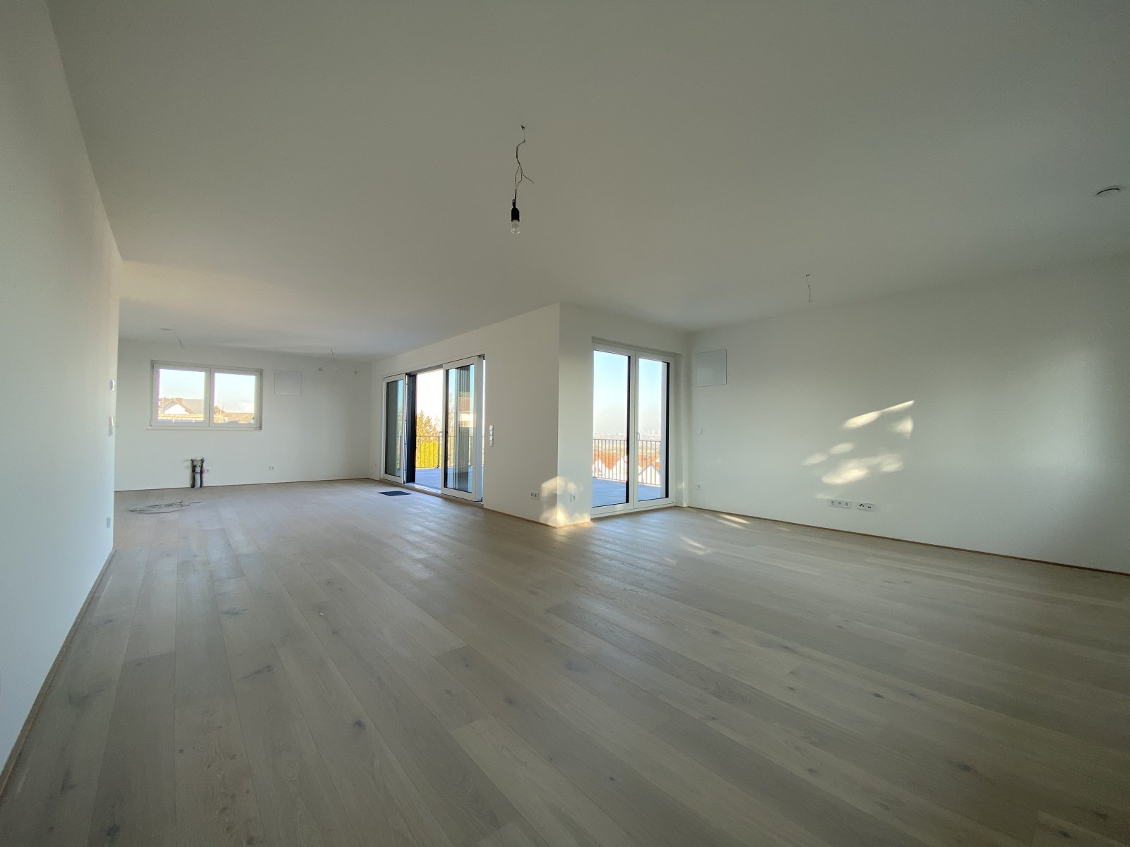 ERSTBEZUG + Traum-Penthouse in AAA-Lage mit sagenhaftem Skyline-Blick auf Frankfurt!