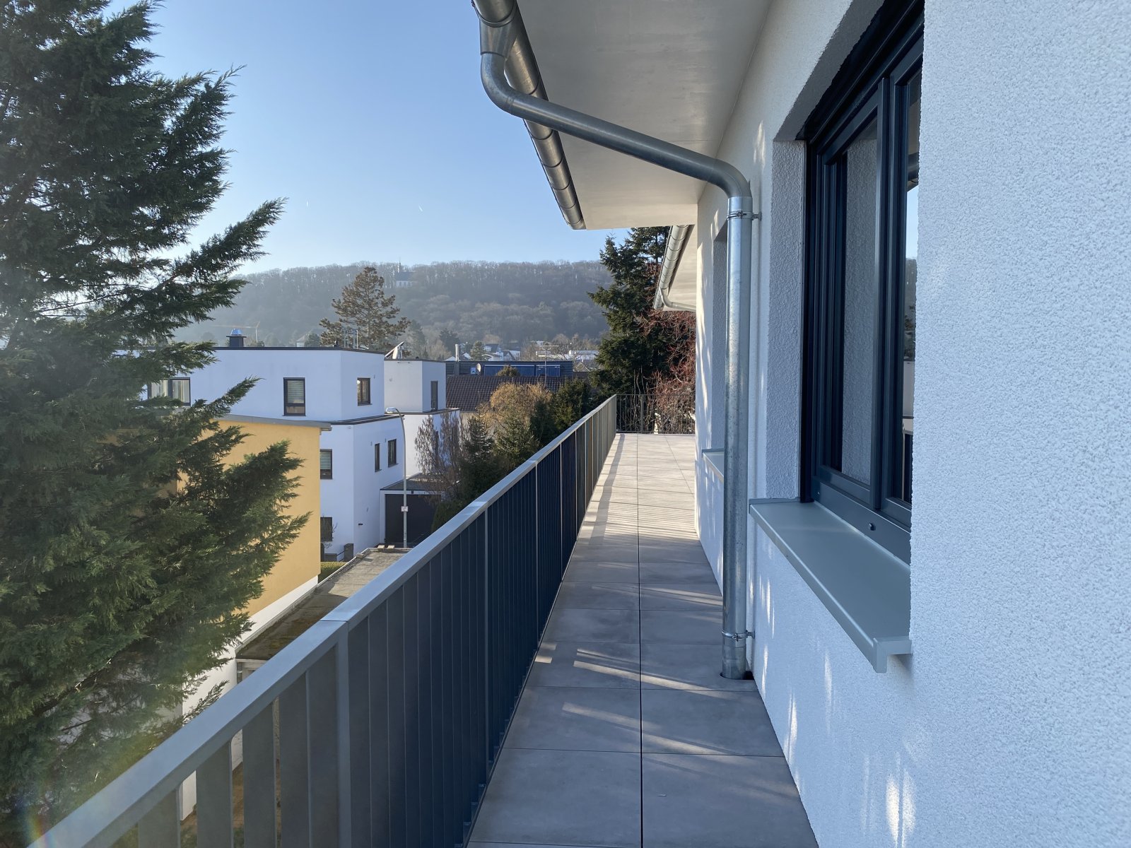 ERSTBEZUG + Traum-Penthouse in AAA-Lage mit sagenhaftem Skyline-Blick auf Frankfurt!