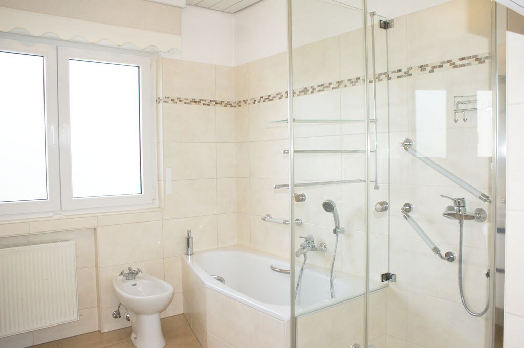 OPEN HOUSE 1.11. & 2.11. + FÜR DIE FAMILIE + Geräumiges Reihenmittelhaus in Südwestausrichtung mit schönem Garten