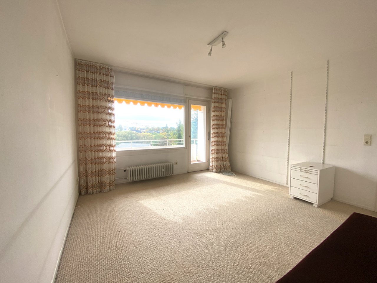 Kinderzimmer 1 mit Balkon im OG Kinderzimmer 1 mit Balkon im OG